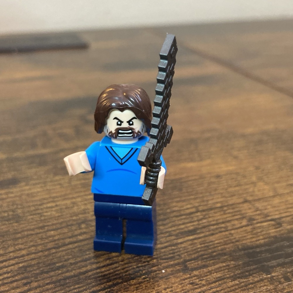 LEGO 21272 / 21273 A Minecraft Movie Steve Minifigure (Jack Black) w/ Sword - Picture 5 of 6